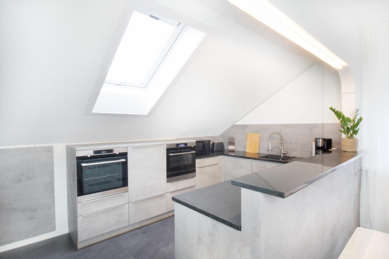 Loewe Apartment Blau Neuhausen Am Rheinfall Bagian luar foto